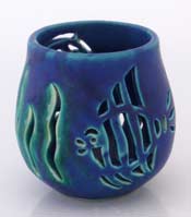 ceramic tea light holder with pierced fish, vaso ceramico portavela con decoracion calada de pez