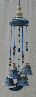 cobalt wind chime with moon, campanas de viento color cobalto con luna